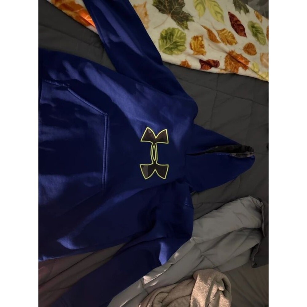 Kids xl under armor hoodie
